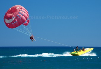 - - Private Parachute Para-Sailing