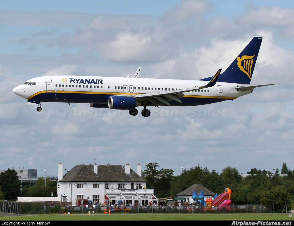 Ryanair EI-CSM aircraft at Manchester