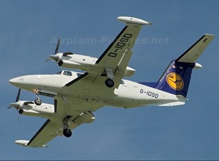 D-IOSD - Lufthansa Flight Training Piper PA-42 Cheyenne