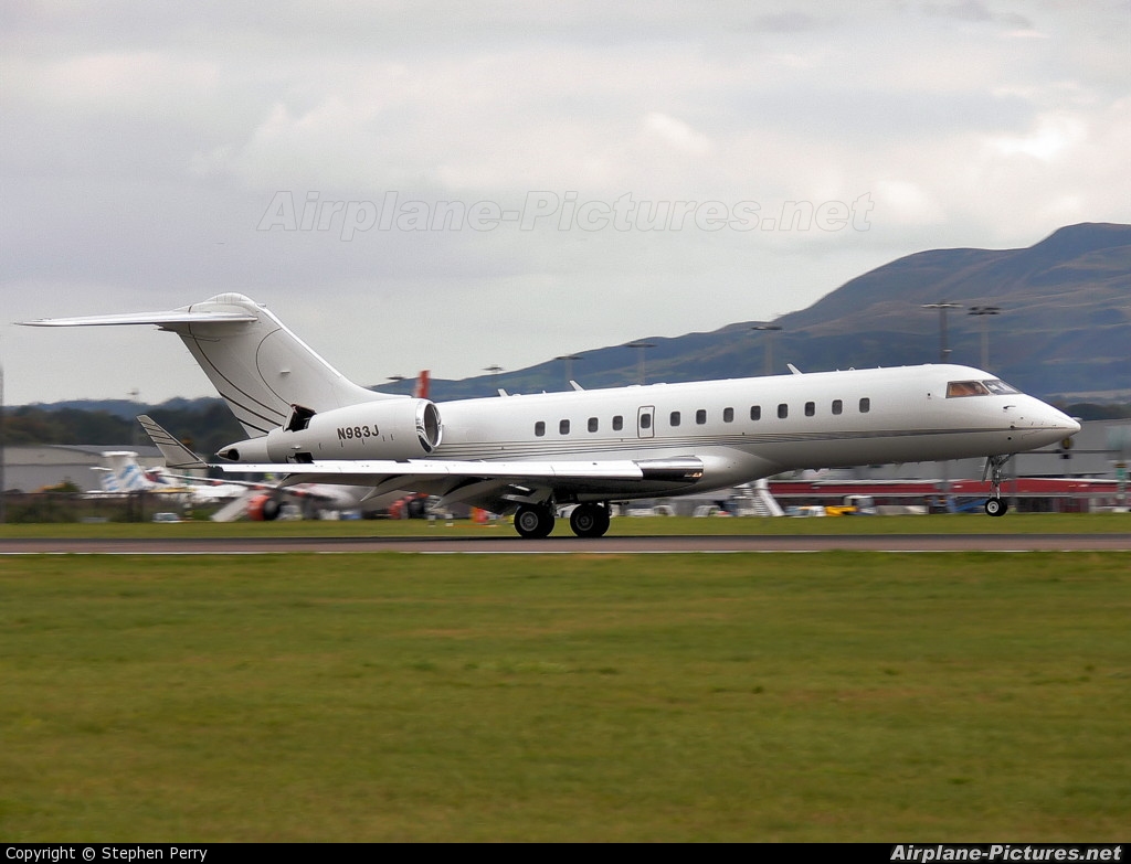 Private N983J aircraft at Edinburgh