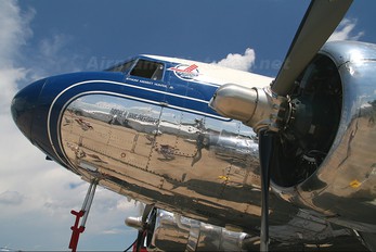 N44V - Private Douglas DC-3