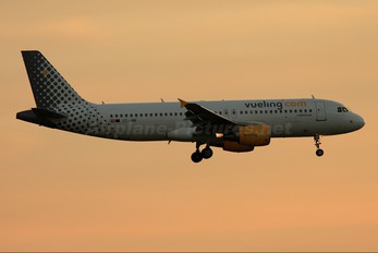 EC-JMB - Vueling Airlines Airbus A320