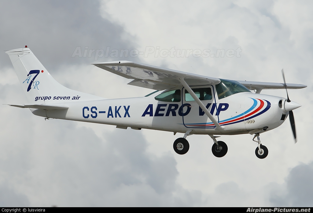 Aero VIP CS-AKX aircraft at Cascais