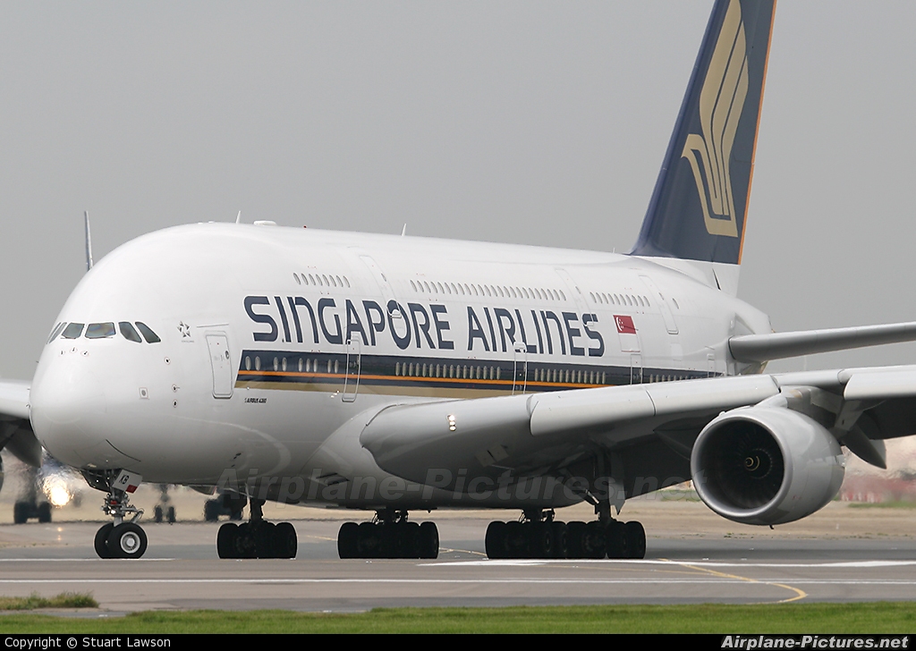 Singapore Airlines 9V-SKB aircraft at London - Heathrow