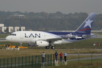 D-AUAI - LAN Airlines Airbus A318