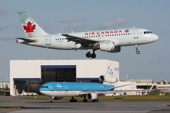 C-GARO - Air Canada Airbus A319