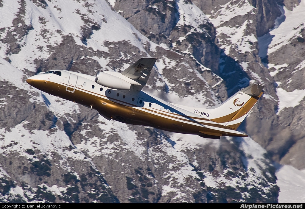 Icejet TF-NPB aircraft at Innsbruck