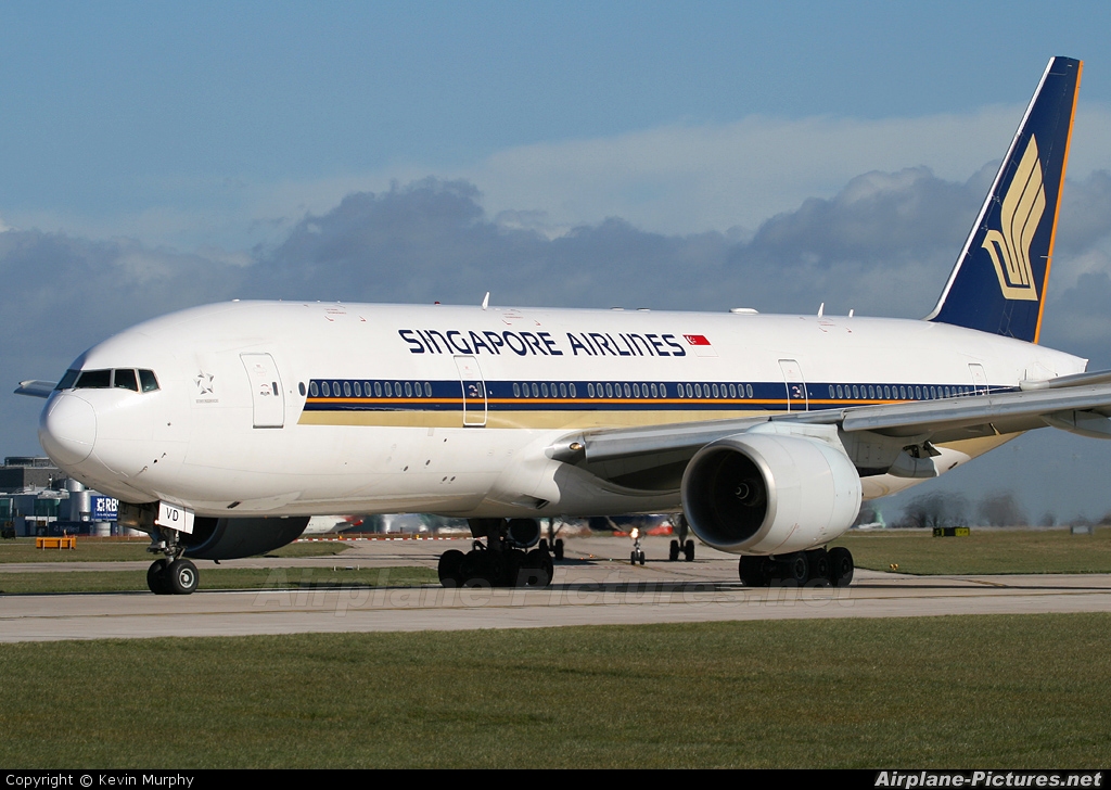 Singapore Airlines 9V-SVD aircraft at Manchester