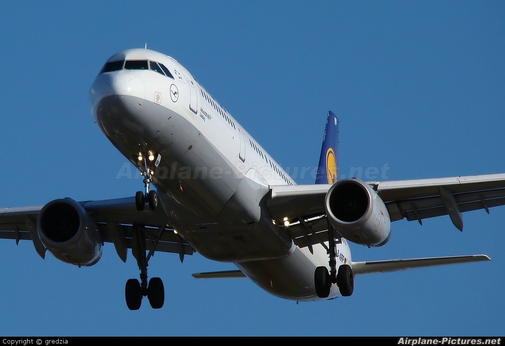 Lufthansa D-AIRP aircraft at London - Heathrow