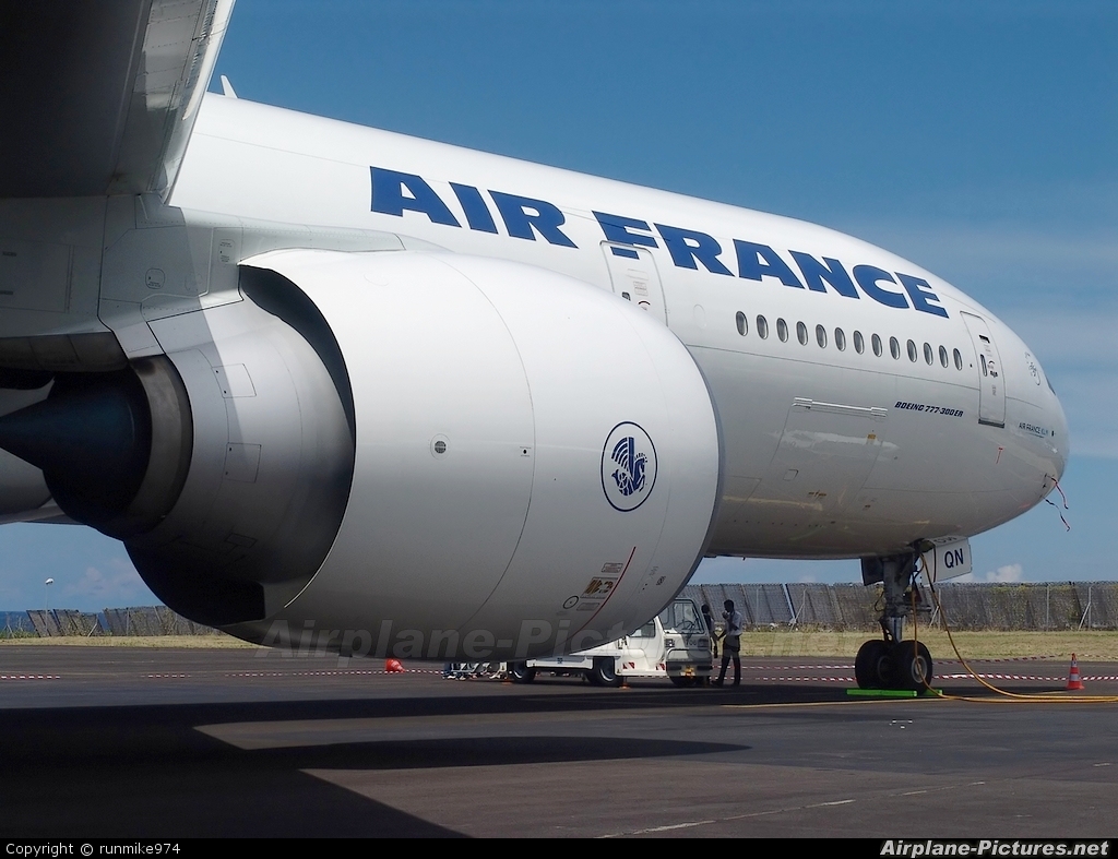 Air France F-GSQN aircraft at Roland Garros - Saint-Denis