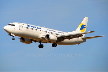 UR-VVJ - Aerosvit - Ukrainian Airlines Boeing 737-400