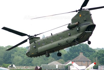 ZD982 - Royal Air Force Boeing Chinook HC.2