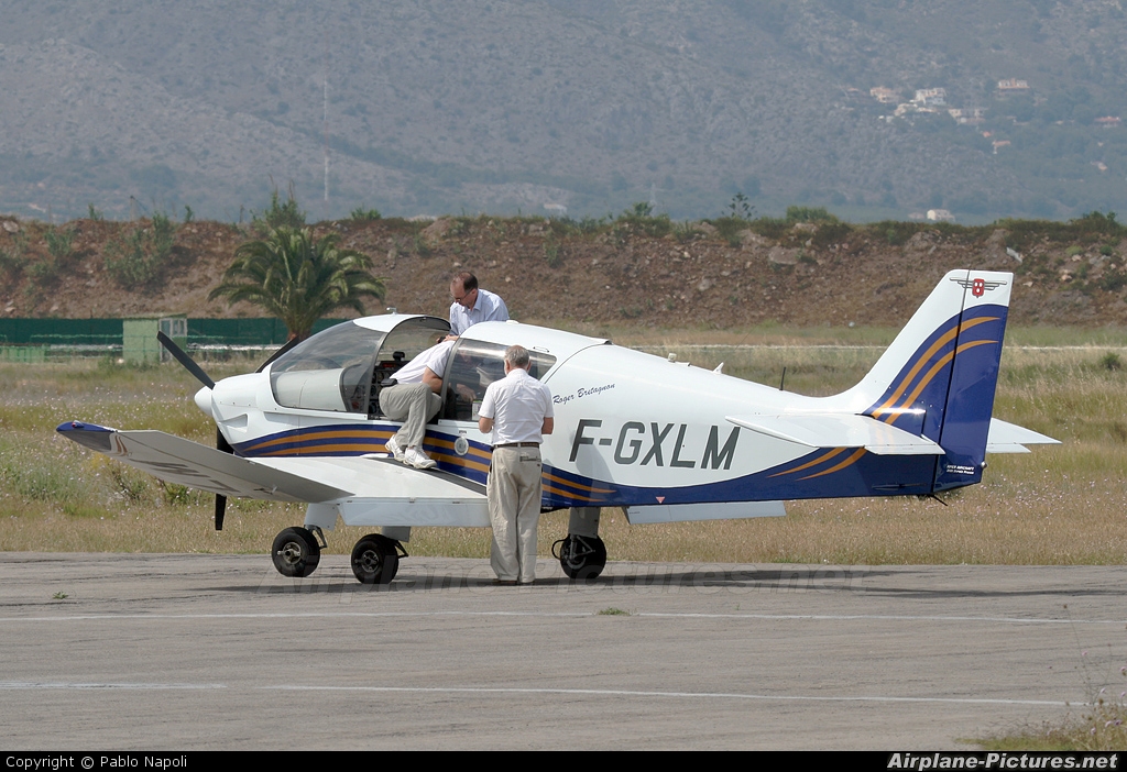 Private F-GXLM aircraft at Castellón - El Pinar