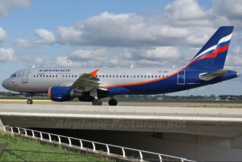 VP-BRX - Aeroflot Airbus A320