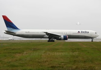 N829MH - Delta Air Lines Boeing 767-400ER