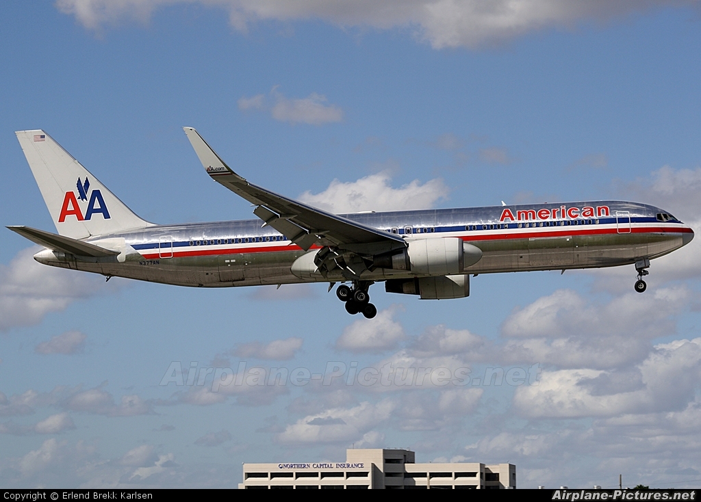 American Airlines N377AN aircraft at Miami Intl