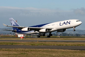 CC-CQE - LAN Airlines Airbus A340-300