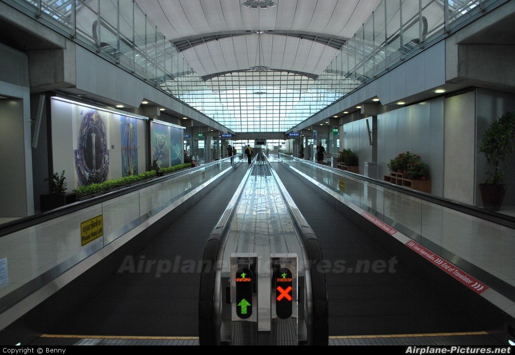 - Airport Overview - aircraft at Bangkok - Suvarnabhumi