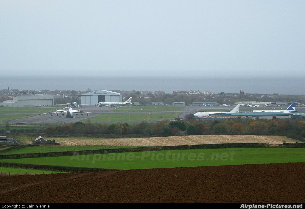 - Airport Overview - aircraft at Prestwick