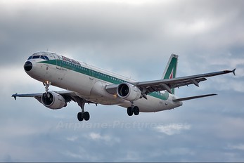 I-BIXH - Alitalia Airbus A321