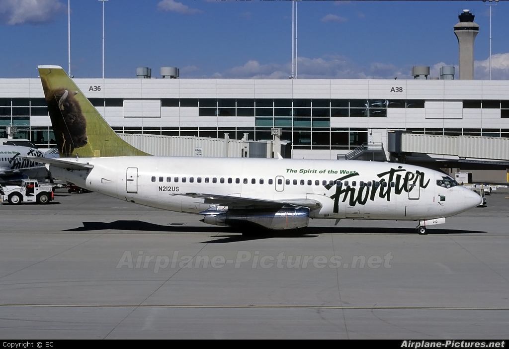 Frontier Airlines N212US aircraft at Denver Intl