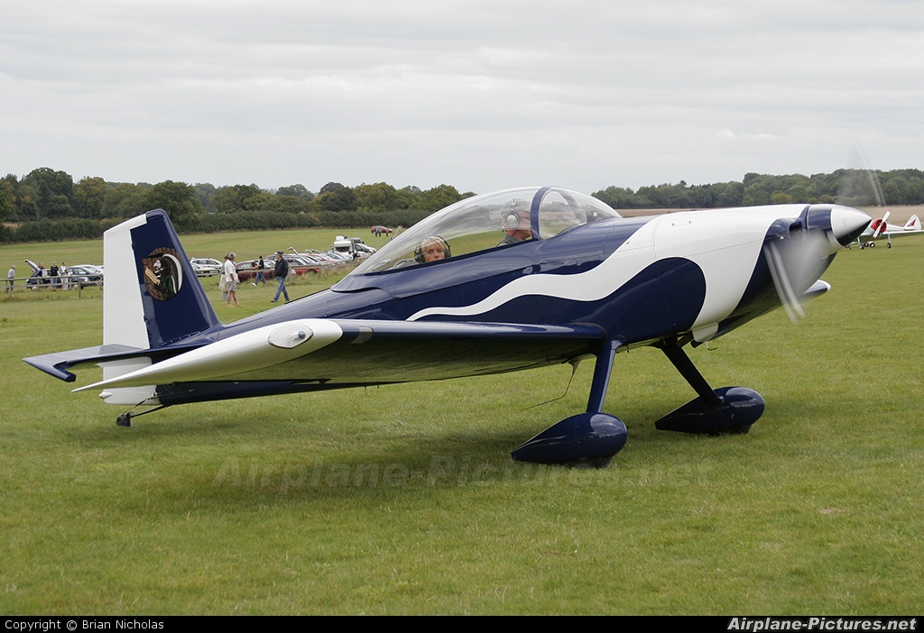 Private G-DAZZ aircraft at Popham
