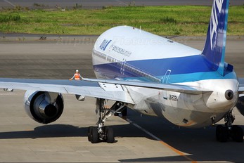 JA8324 - ANA - All Nippon Airways Boeing 767-300