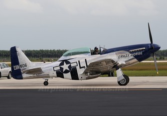 NL351DT - Private North American TF-51D Mustang