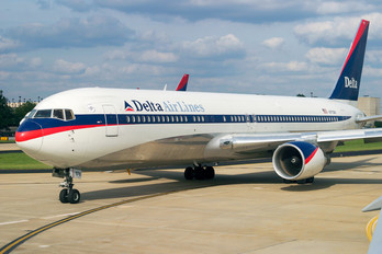 N171DN - Delta Air Lines Boeing 767-300ER