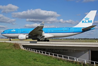 PH-AOA - KLM Airbus A330-200