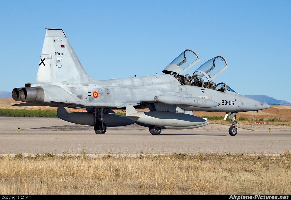 Spain - Air Force AE.9-011 aircraft at Madrid - Torrejon