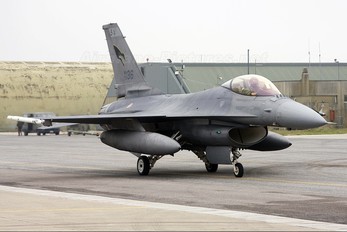 MM7236 - Italy - Air Force General Dynamics F-16A Fighting Falcon