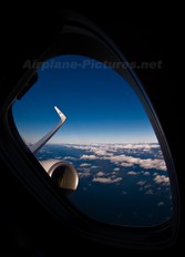 - - KLM Boeing 737-800
