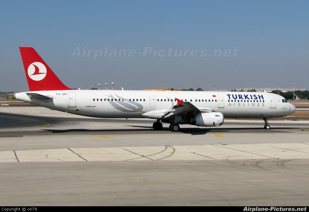 Turkish Airlines TC-JRI aircraft at Tel Aviv - Ben Gurion