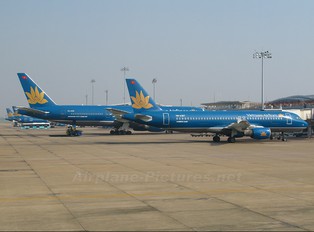 VN-A307 - Vietnam Airlines Airbus A320