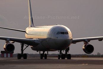 - - SAS - Scandinavian Airlines Airbus A340-300