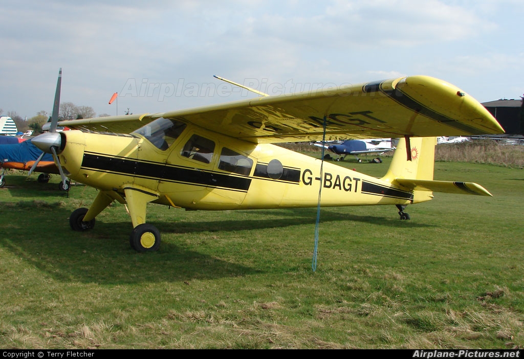 Private G-BAGT aircraft at Elstree