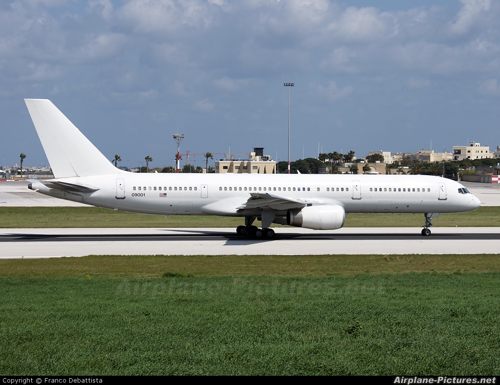 USA - Air Force 00-9001 aircraft at Malta Intl