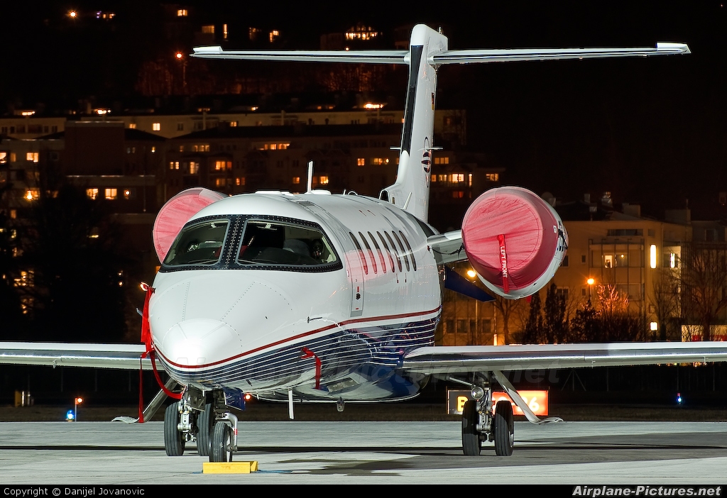 Cirrus Aviation D-CLUX aircraft at Innsbruck