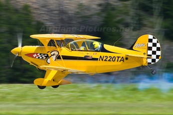 N220TA - Private Pitts S-2B Special