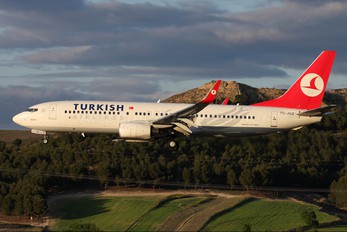 TC-JGZ - Turkish Airlines Boeing 737-800