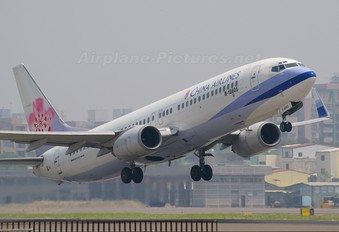 B-18605 - China Airlines Boeing 737-800