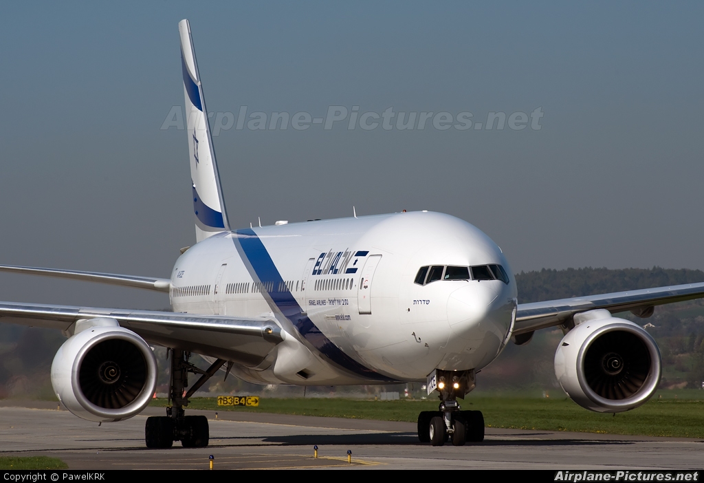 El Al Israel Airlines 4X-ECE aircraft at Kraków - John Paul II Intl