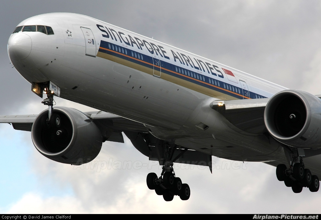 Singapore Airlines 9V-SWO aircraft at London - Heathrow