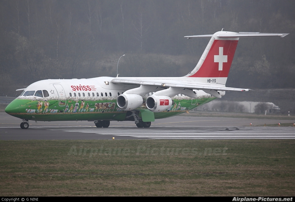 Swiss HB-IYS aircraft at Luxembourg - Findel