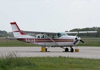 G-NJAG - Private Cessna 207 Skywagon
