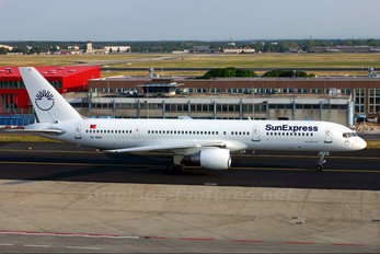 TC-SNA - SunExpress Boeing 757-200