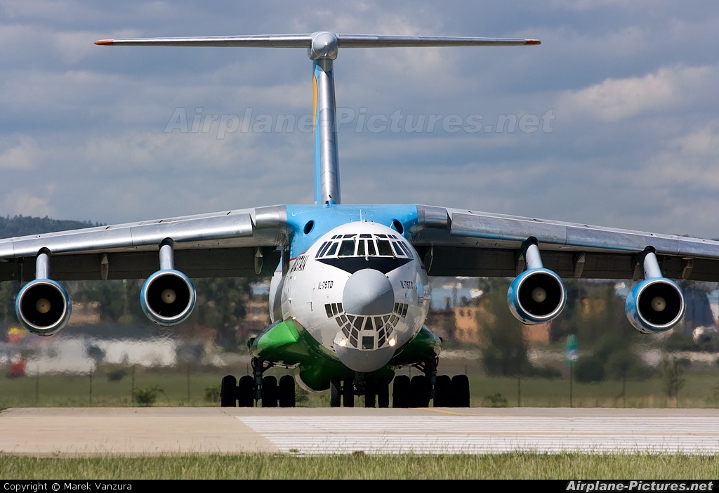 Uzbekistan Airways UK-76782 aircraft at Brno - Tuřany