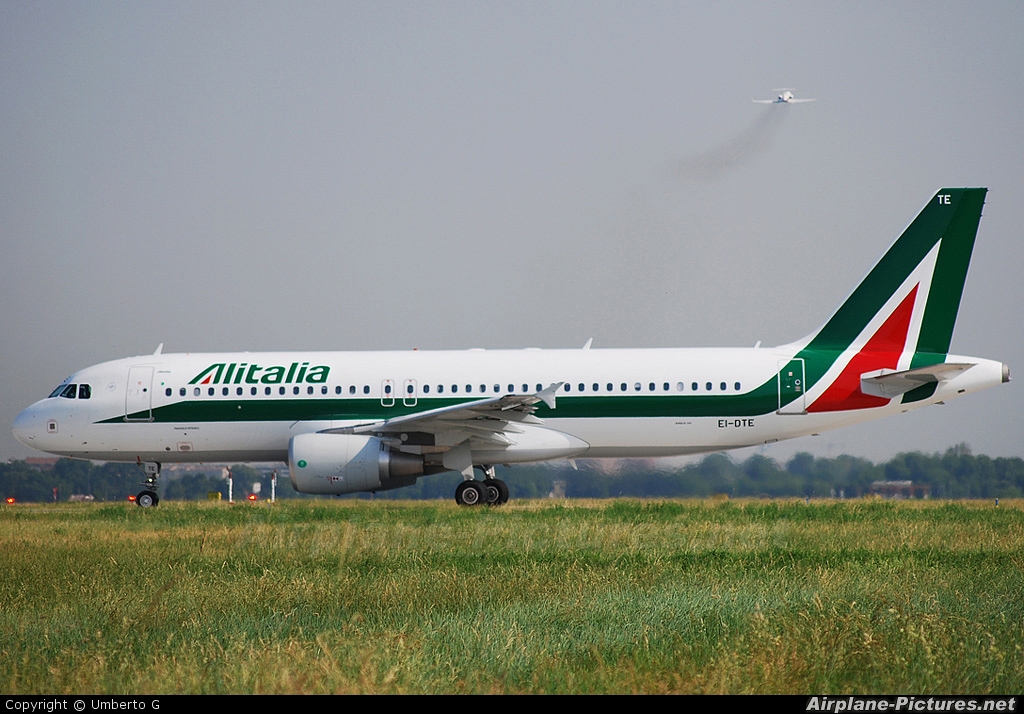 Alitalia EI-DTE aircraft at Milan - Linate