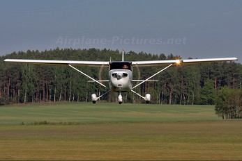 D-ESSB - Private Cessna 172 Skyhawk (all models except RG)